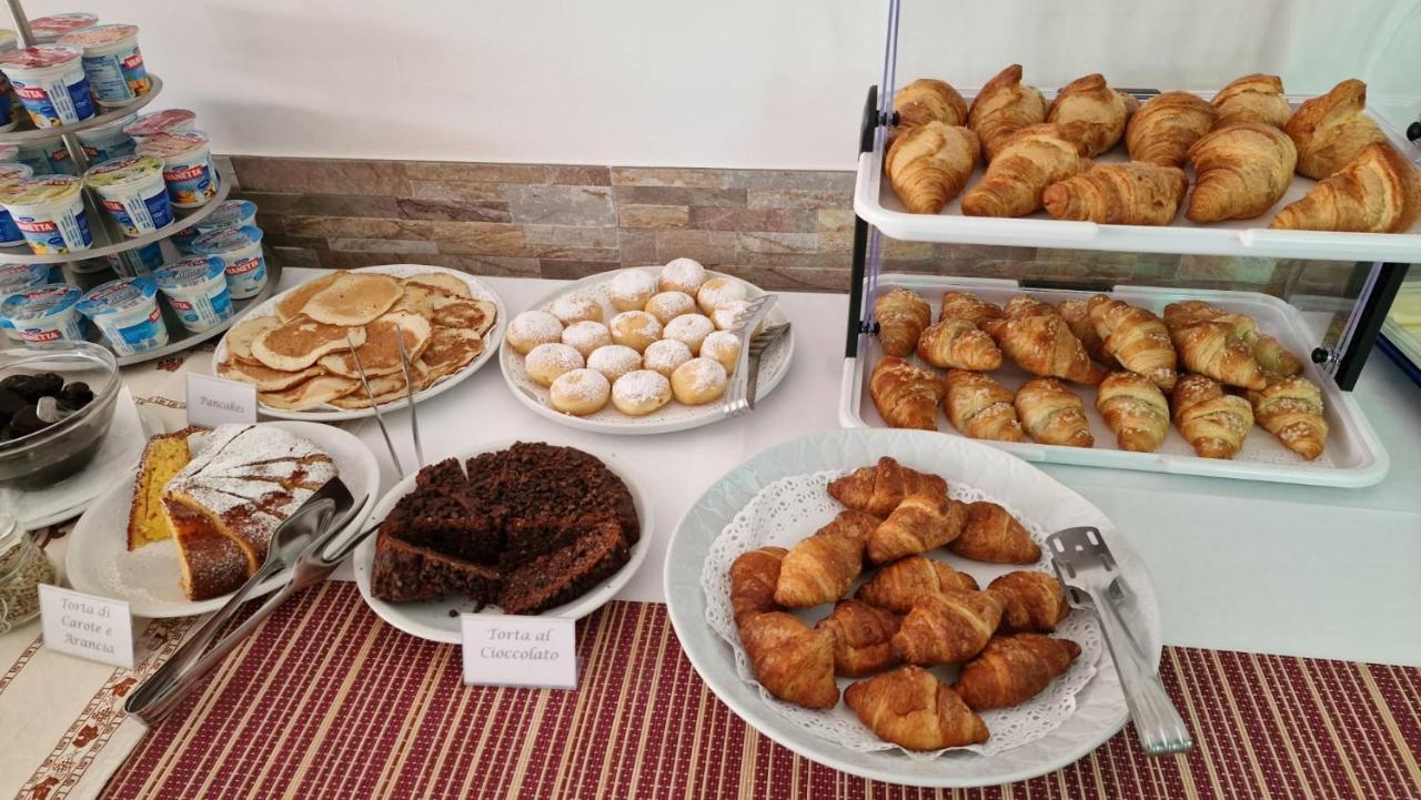 Hotel Clara 里米尼 外观 照片